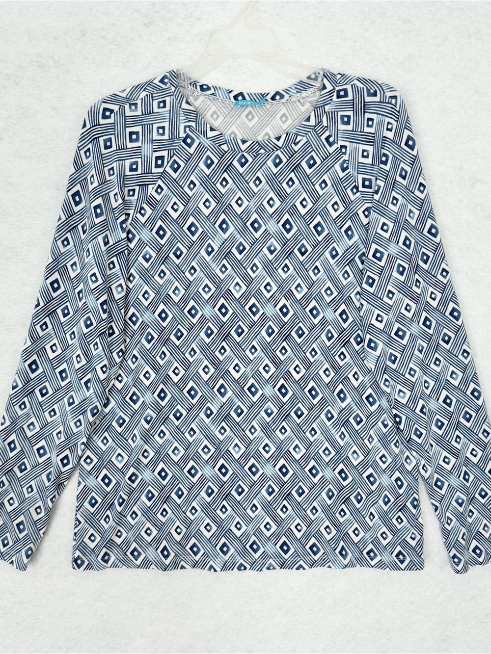 J. McLaughlin Long Sleeve Top Size Large Blue White Geometric Stretch Travel